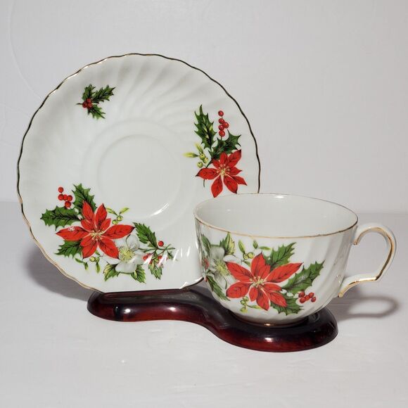 Inarco Poinsettia Teacup and Saucer Christmas Holiday Winter - Picture 1 of 10